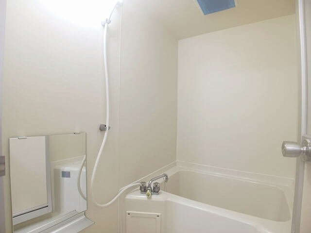 ロジュマン本城の浴室