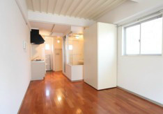 杉並区本天沼１丁目の賃貸マンションの居間・リビング