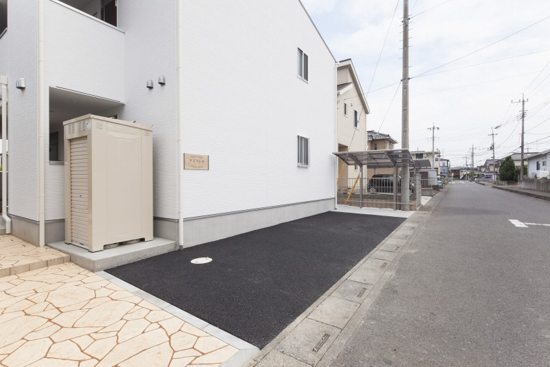 ケストレルの駐車場|駐車場