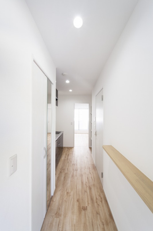 ケストレルの内装|優しい雰囲気の廊下です