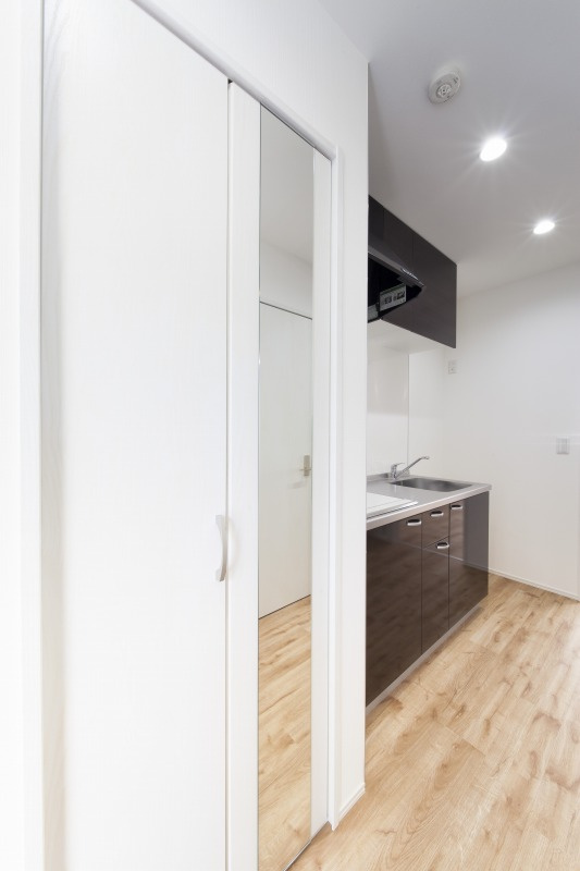 ケストレルの収納|姿見がついているので朝の身支度に便利