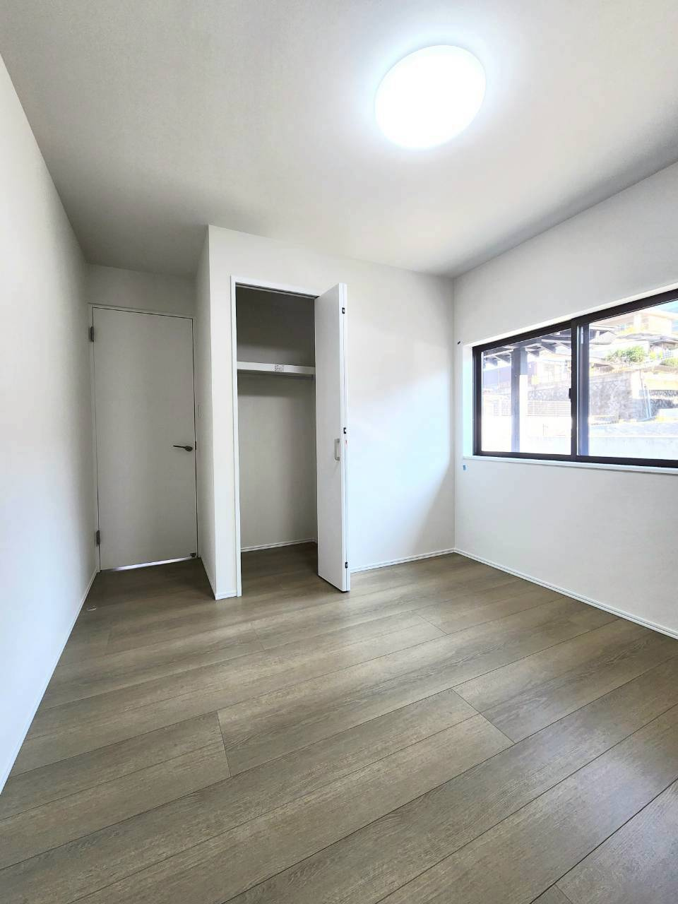 RESET HOUSE－リセットハウス－八幡西区別当町の洋室|1階5.6帖洋室です♪