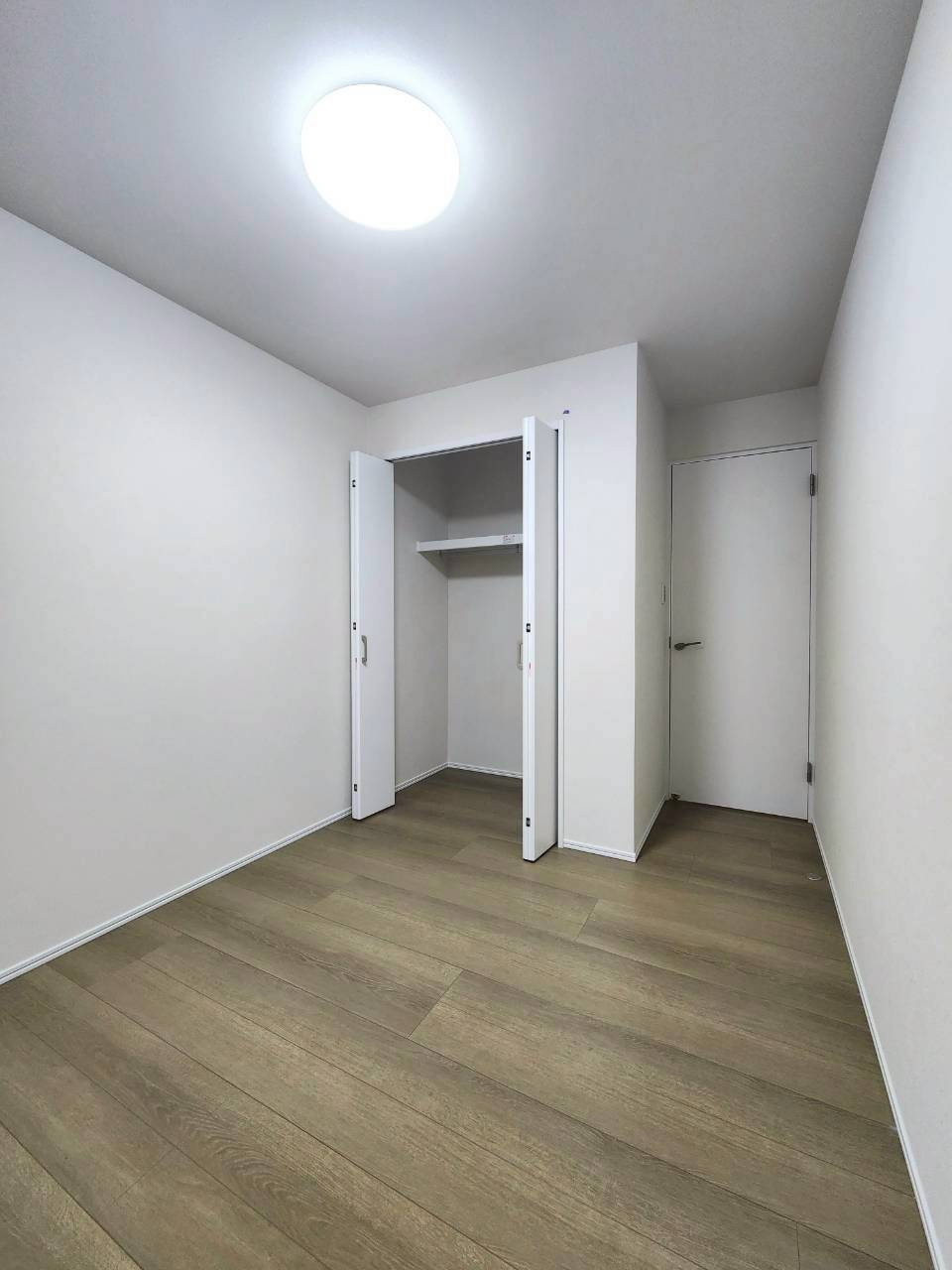 RESET HOUSE－リセットハウス－八幡西区別当町の洋室|1階真ん中の5帖洋室です♪