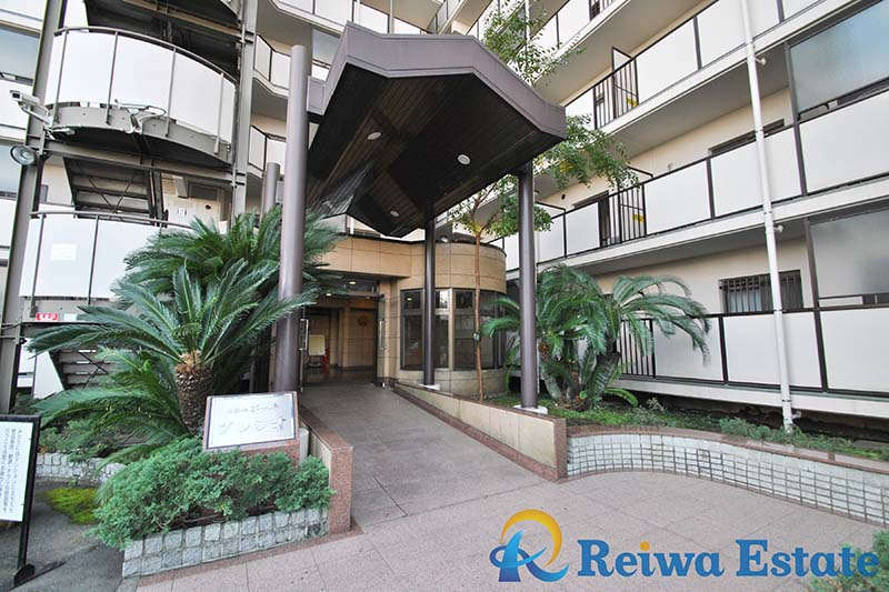 コスモ茅ヶ崎プレシオのエントランス