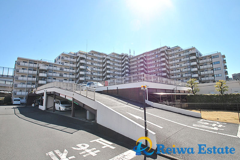 コスモ茅ヶ崎プレシオの駐車場