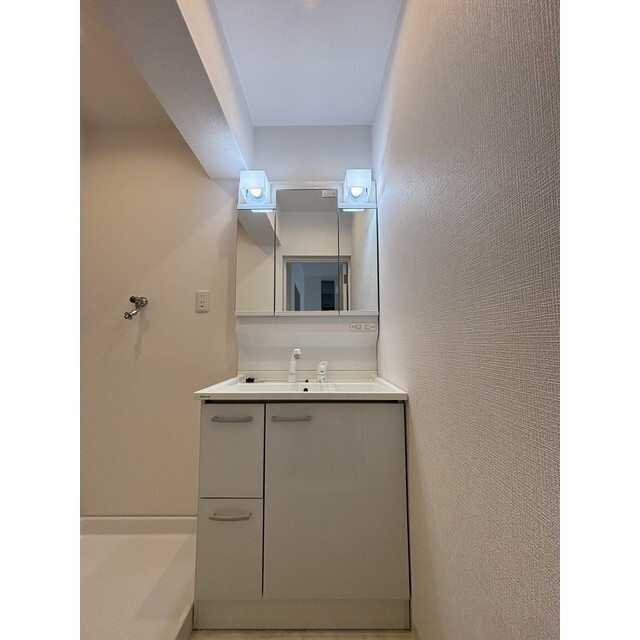 ヴィラ芦屋Ａ棟の独立洗面台