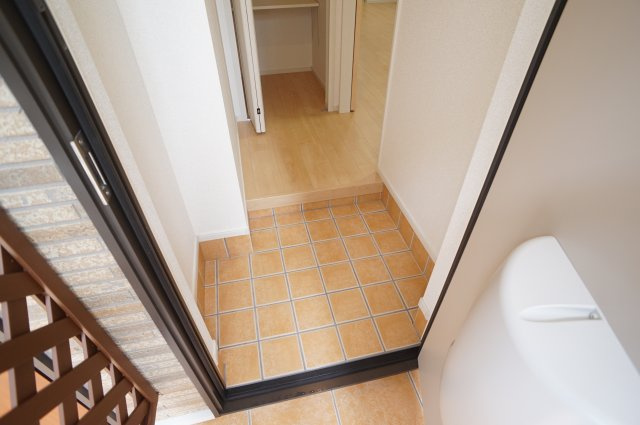 フォンテーヌ逆瀬川の玄関