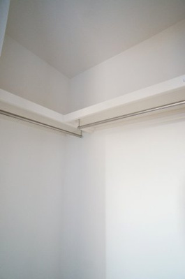 【収納】 | Y　ｃａｔ　日進 | 収納内は、２本のバーが付いており、たくさん収納出来ます。