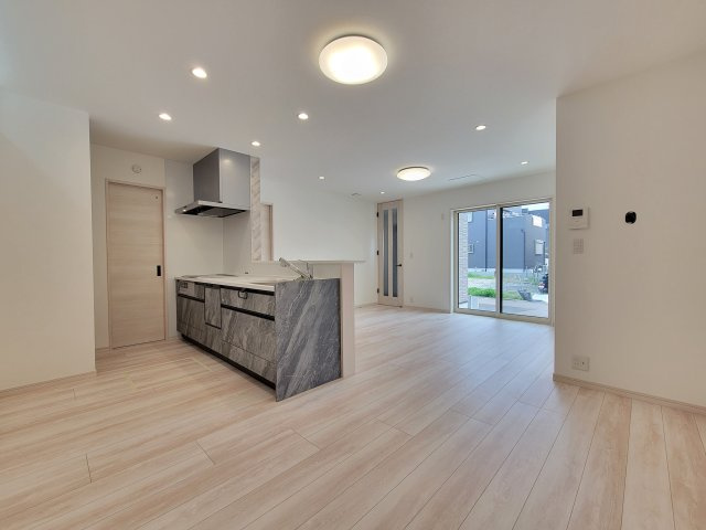 関戸4丁目1区画（377-30）・新築戸建の居間・リビング