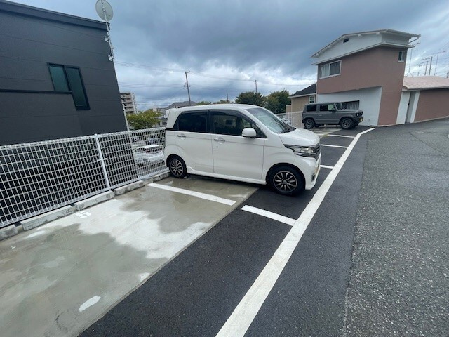 垂水区舞子坂戸建の駐車場