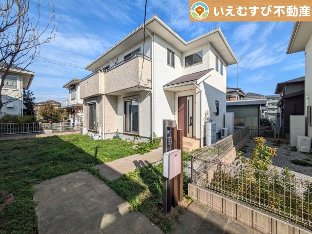 熊谷市久下1丁目　中古戸建の外観|シンプルで飽きのこない外観！
実際に現地を見たりゆっくりご内覧頂ければ新居での夢が膨らみますよね♪