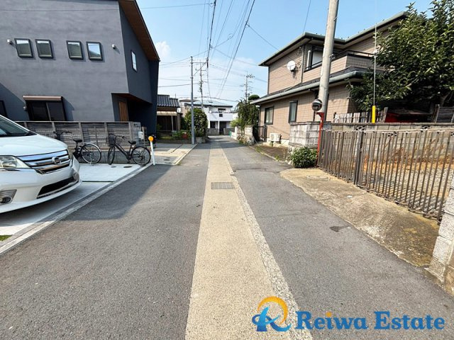 売地　茅ヶ崎市下町屋2丁目の前面道路含む現地写真