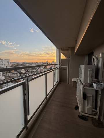 プレサンスロジェ和歌山のバルコニー