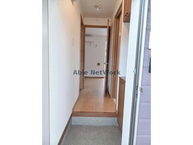 エスポワールＡの玄関|シューズボックス付き玄関