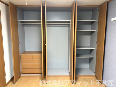 【収納】 | ラングウッド | 北側洋室6.1帖のクローゼット