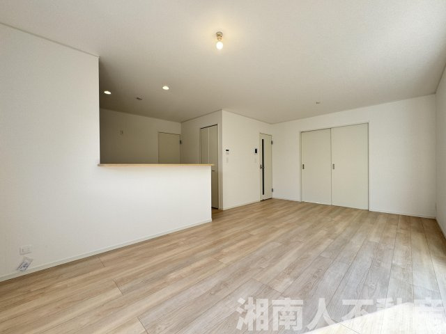 鎌倉市今泉台７丁目１０８８－４新築戸建ての玄関|落ち着いた玄関です
