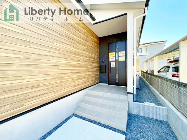 ひたちなか市足崎1期　新築戸建　2号棟のエントランス