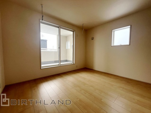 新築戸建・新築建売　福島市笹谷大谷地【長期優良住宅】笹谷小・信陵中の洋室|7帖の洋室はバルコニーに面しており南側の窓から太陽の日差しが入る明るいお部屋です！