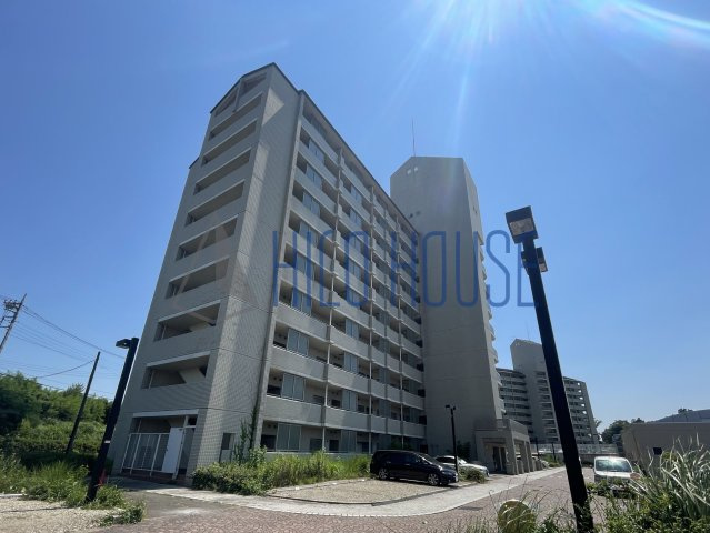 ビレッジハウス東松山タワー1号棟の外観