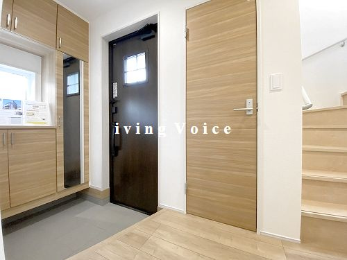 【玄関】 | 【仲介手数料０円】茅ヶ崎市高田3丁目　新築一戸建て　2号棟　全2棟 | 茅ヶ崎市高田3丁目　新築一戸建て　2号棟　全2棟