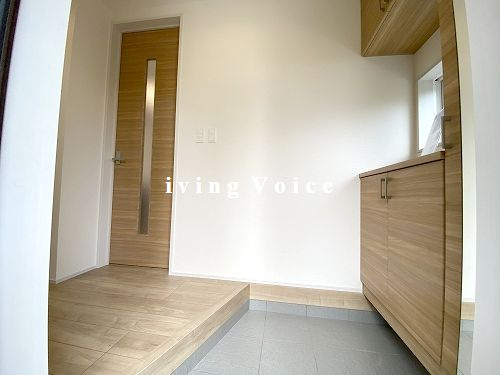 【玄関】 | 【仲介手数料０円】茅ヶ崎市高田3丁目　新築一戸建て　2号棟　全2棟 | 茅ヶ崎市高田3丁目　新築一戸建て　2号棟　全2棟