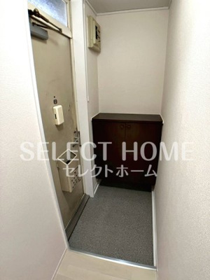 【玄関】 | コーポ藤 | 収納もある玄関です