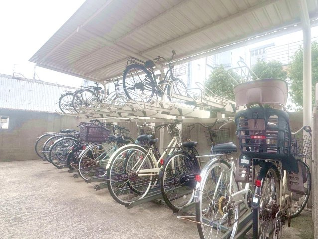 ファミール新小岩の駐輪場