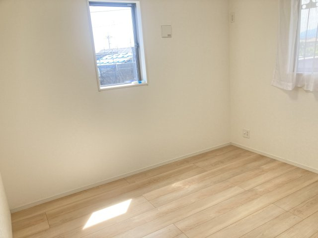 クレイドルガーデン前橋市粕川町新屋第２　3号棟の洋室|２階洋室２です♪