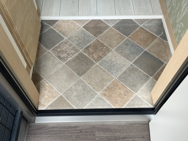 ネストプラス浜田の玄関