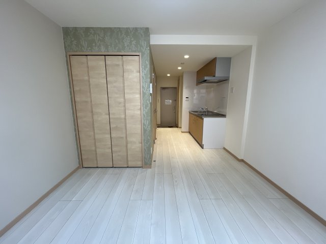 ネストプラス浜田の居間・リビング