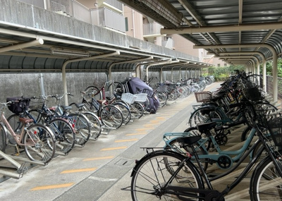 【外観】 | エステ・スクエア小田急相模原ステージⅠ | 隣家の土地はどうなっているのか、生活利便施設が近くにあるのか、学校まで近いかなど、お客様のライフスタイルにあわせたイメージが重要です。また、近くにあると困る施設が近くにないかも確認するといいでしょう。