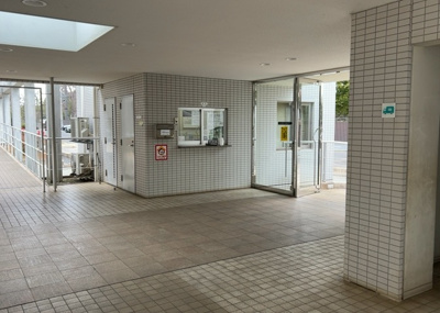 【展望】 | エステ・スクエア小田急相模原ステージⅠ | 眺望を気にして物件を探す場合、前面に建物が建っていないか現地で確認しましょう！前面に建物があると景色はもちろん、日当たりや風通しにも影響が出てきます。住んだ時のことを想像しながら現地見学をしましょう。