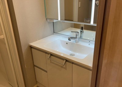 【駐車場】 | エステ・スクエア小田急相模原ステージⅠ | 駐車場と明記されていても、最小スペースでつくられた駐車場だと大型車は駐車できなかったり、出入りしにくくなったりする可能性があります。お車のサイズと購入したい物件の駐車場のサイズを現地で確認しましょう。