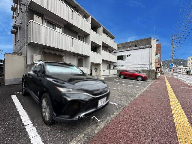 アルフォートの駐車場