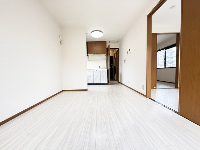 ソシア寿正の居間・リビング|9帖DK