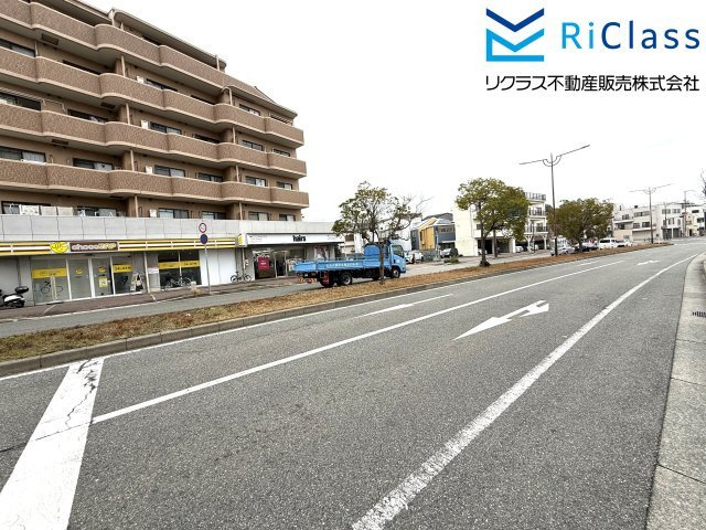 板宿パークホームズの周辺|マンション前の道路です