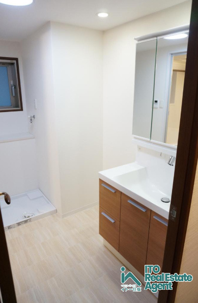 レスタージュ西陣の独立洗面台|令和元年５月全面改装後写真