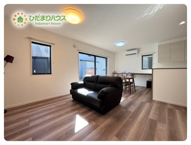 熊谷市末広　フェリディアガーデン　中古一戸建て　04の居間・リビング|太陽の日差しがたっぷり入るリビングです(^^♪								
