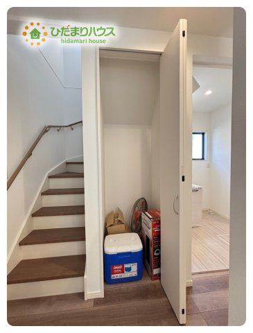 熊谷市末広　フェリディアガーデン　中古一戸建て　04の内装|空間を有効活用したホール収納(*^-^*)			
