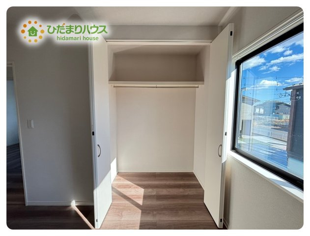 熊谷市末広　フェリディアガーデン　中古一戸建て　04の収納|夫婦の衣類もスッキリ収納できるクローゼット付き！				
