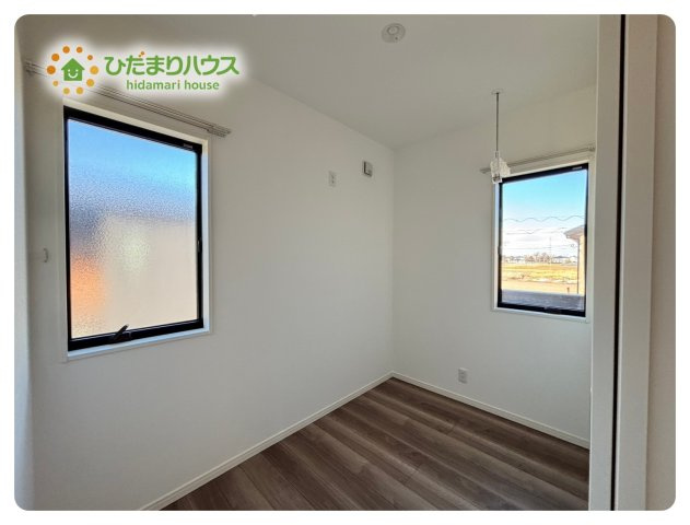 熊谷市末広　フェリディアガーデン　中古一戸建て　04の収納|3帖の納戸完備★
こたつや扇風機などの季節物もポンポンしまえます！