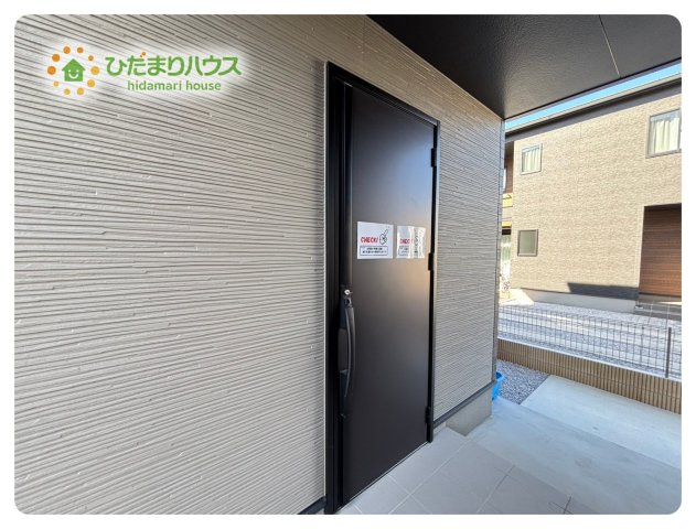 熊谷市末広　フェリディアガーデン　中古一戸建て　04の玄関|玄関ポーチがあるので来客時の対応もスムーズにできます☆