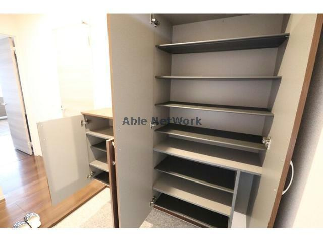 ルミウス（宮中）Bの玄関|シューズボックス