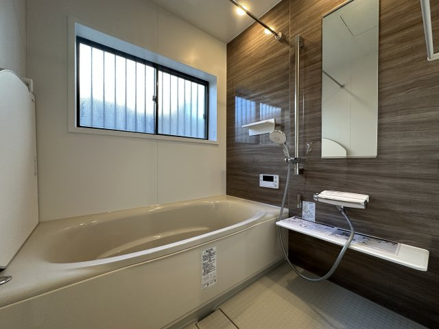 神戸市須磨区北落合5丁目戸建の浴室