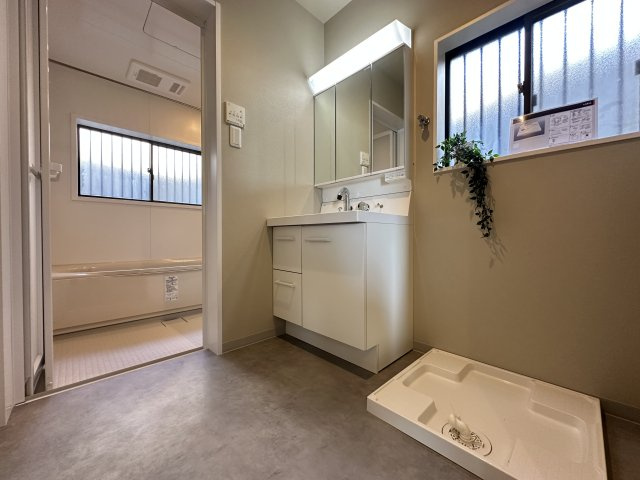 神戸市須磨区北落合5丁目戸建の独立洗面台