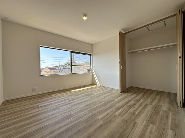 神戸市須磨区北落合5丁目戸建の洋室