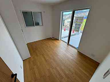 安芸郡府中町八幡３丁目の洋室