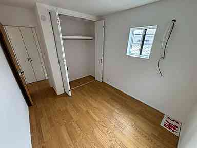 安芸郡府中町八幡３丁目の洋室