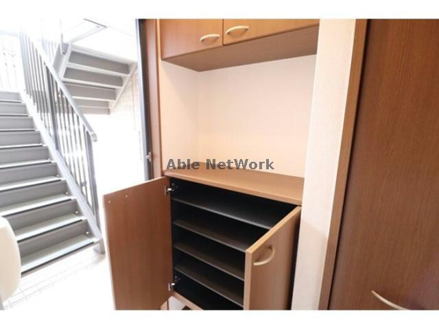 セピアコートⅡの玄関|シューズボックス