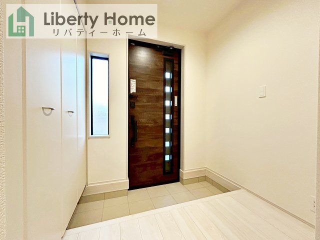 ひたちなか市足崎19期　新築戸建　1号棟の玄関